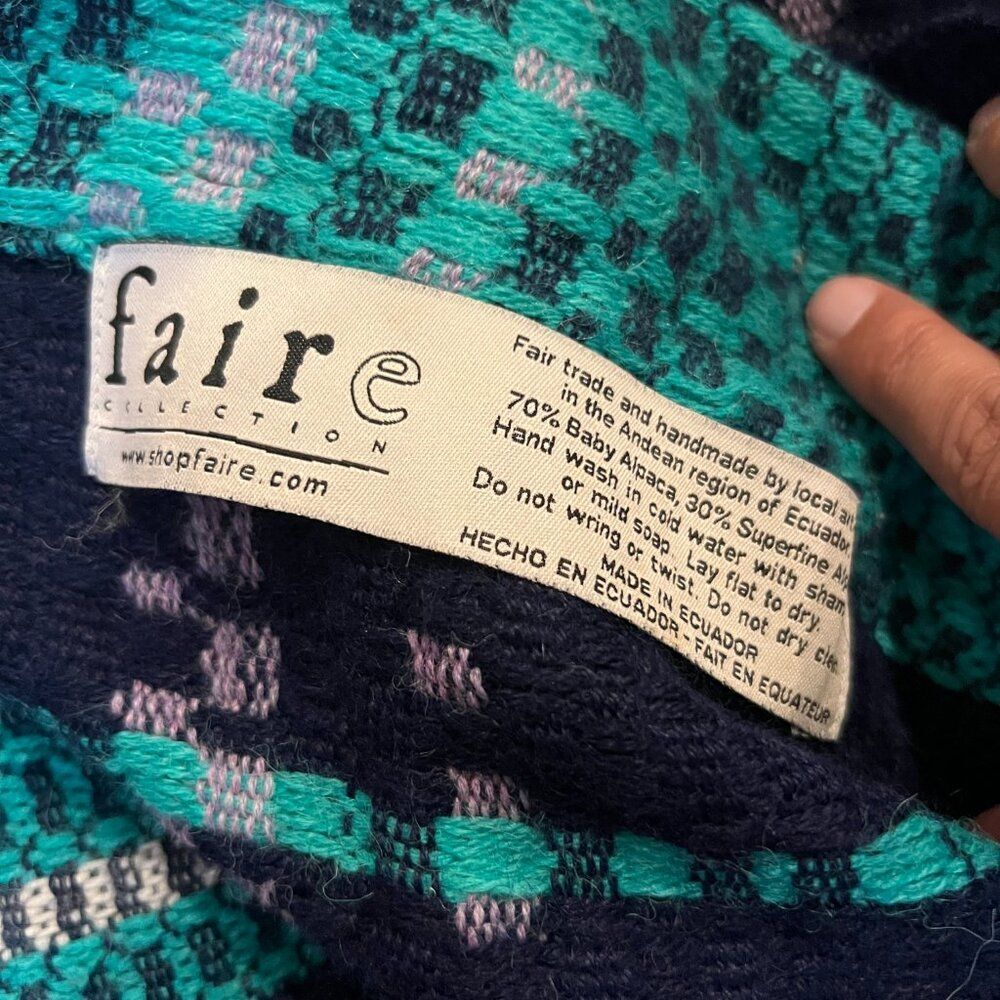 Faire Collection infinity scarf - Picture 6 of 6
